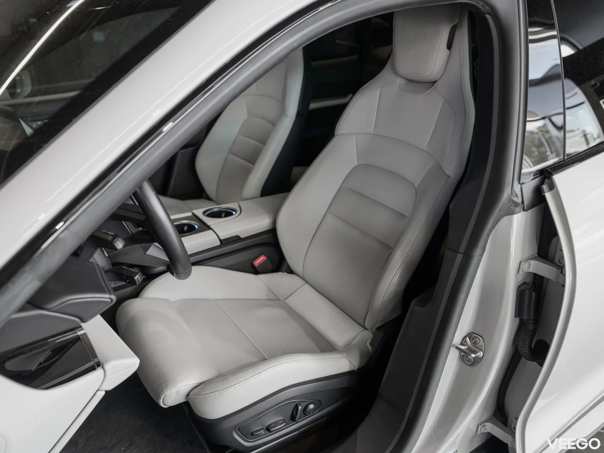 Porsche Taycan 420kW