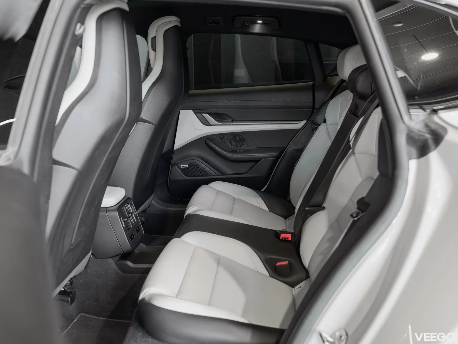 Porsche Taycan 420kW