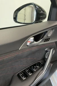 Kia Stinger T-GDI 3.3 269kW thumbnail