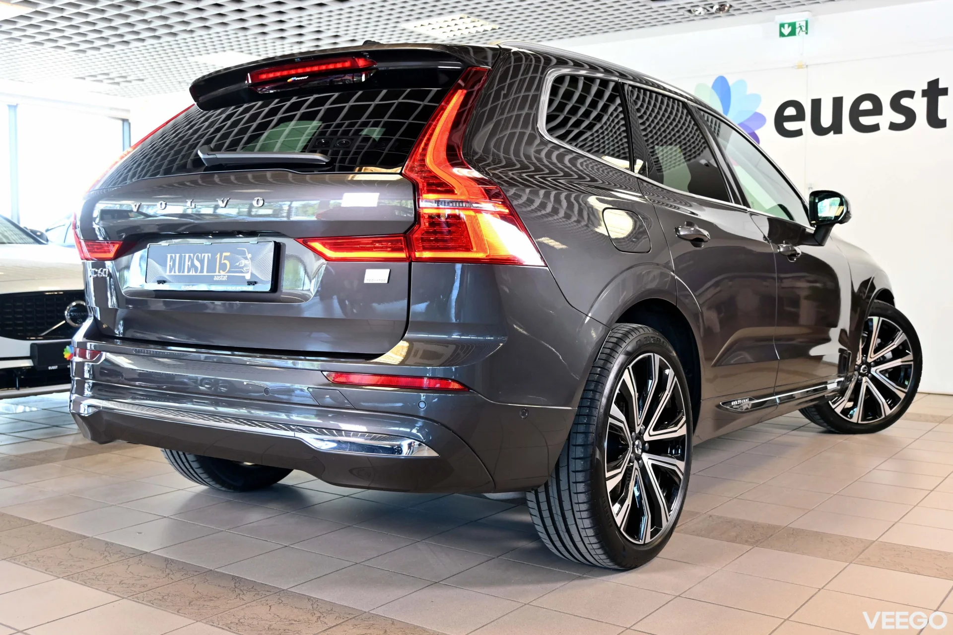 Volvo XC60 AWD 4C H&K BRIGHT LUXURY XENIUM INTELLI SAFE 2 335kW