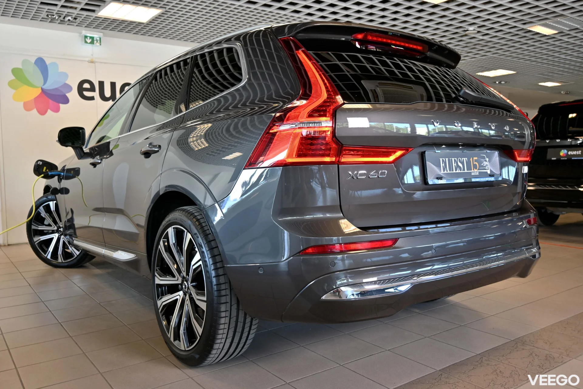 Volvo XC60 AWD 4C H&K BRIGHT LUXURY XENIUM INTELLI SAFE 2 335kW