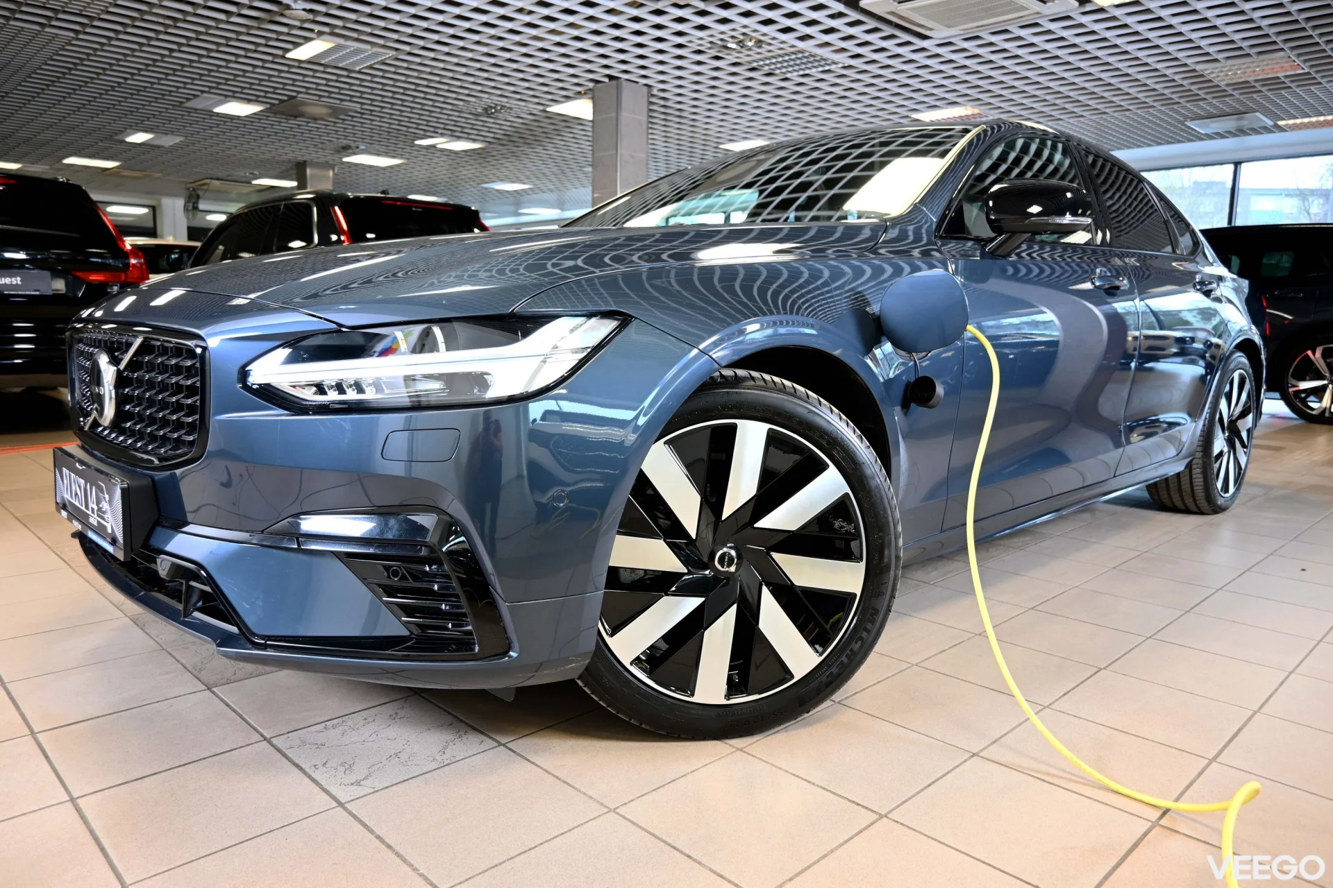 Volvo S90 AWD T8 B&W ULTIMATE DARK XENIUM INTELLI SAFE FULL 2 335kW