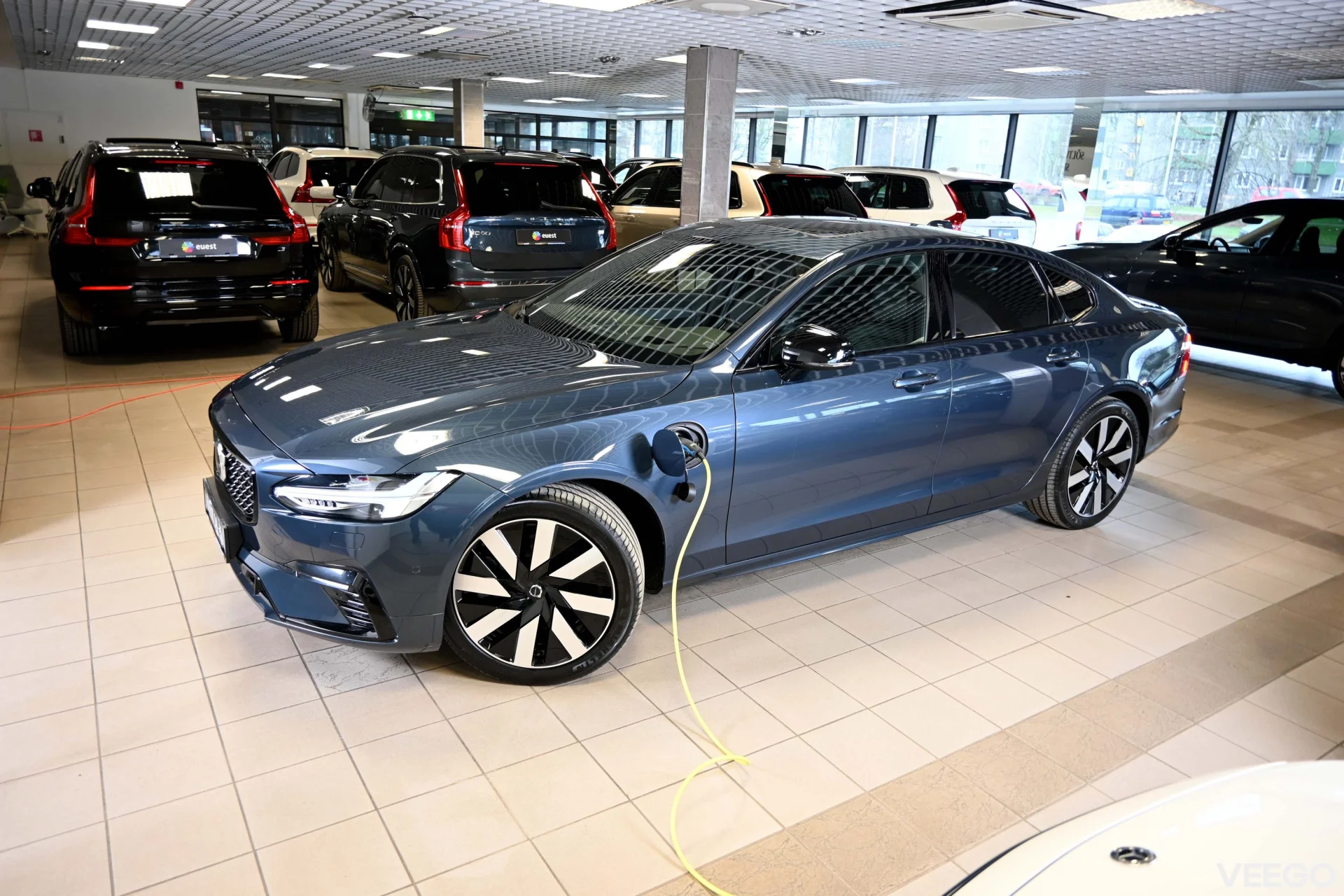 Volvo S90 AWD T8 B&W ULTIMATE DARK XENIUM INTELLI SAFE FULL 2 335kW