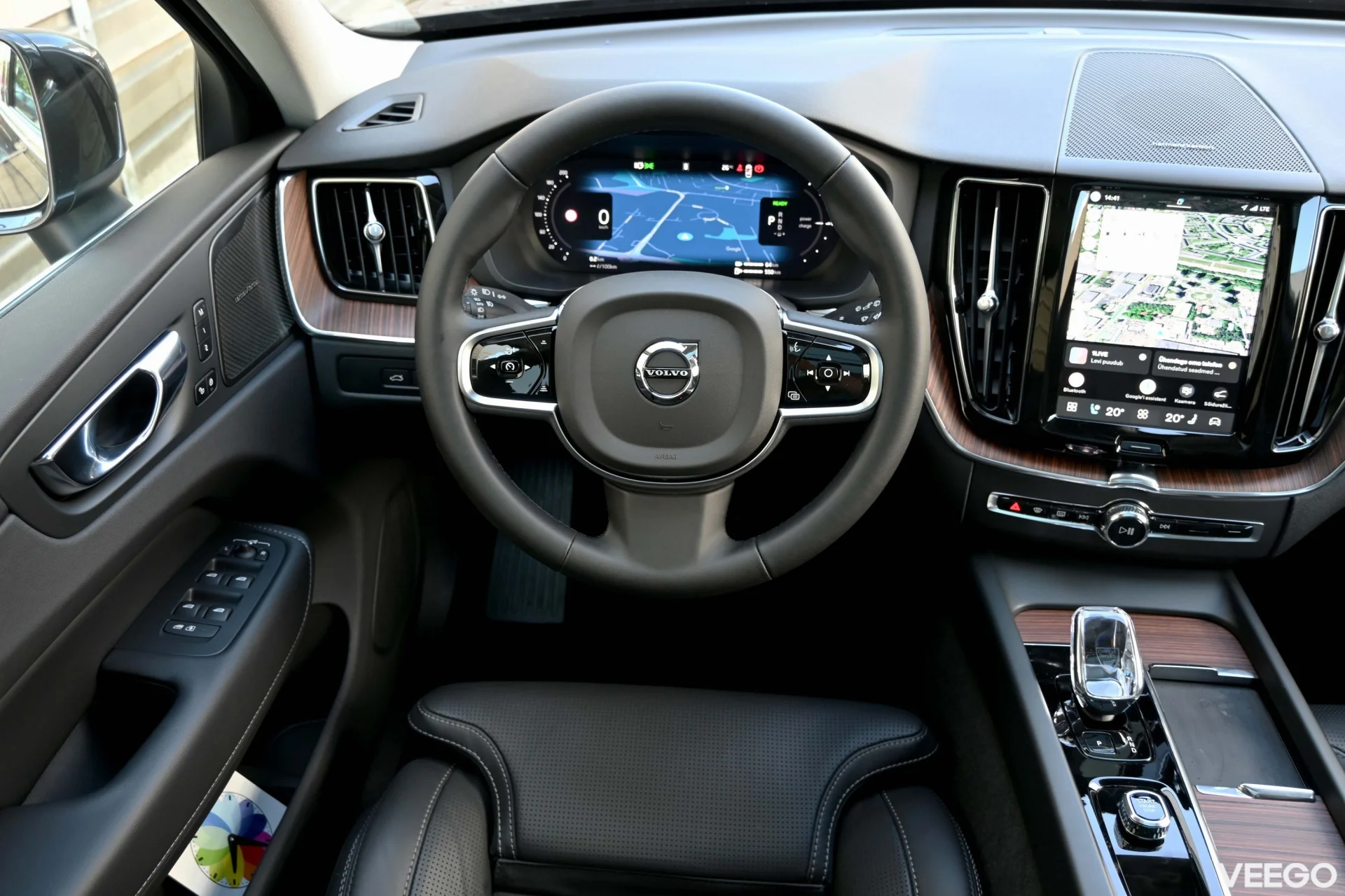 Volvo XC60 AWD 4C H&K BRIGHT LUXURY XENIUM INTELLI SAFE 2 335kW