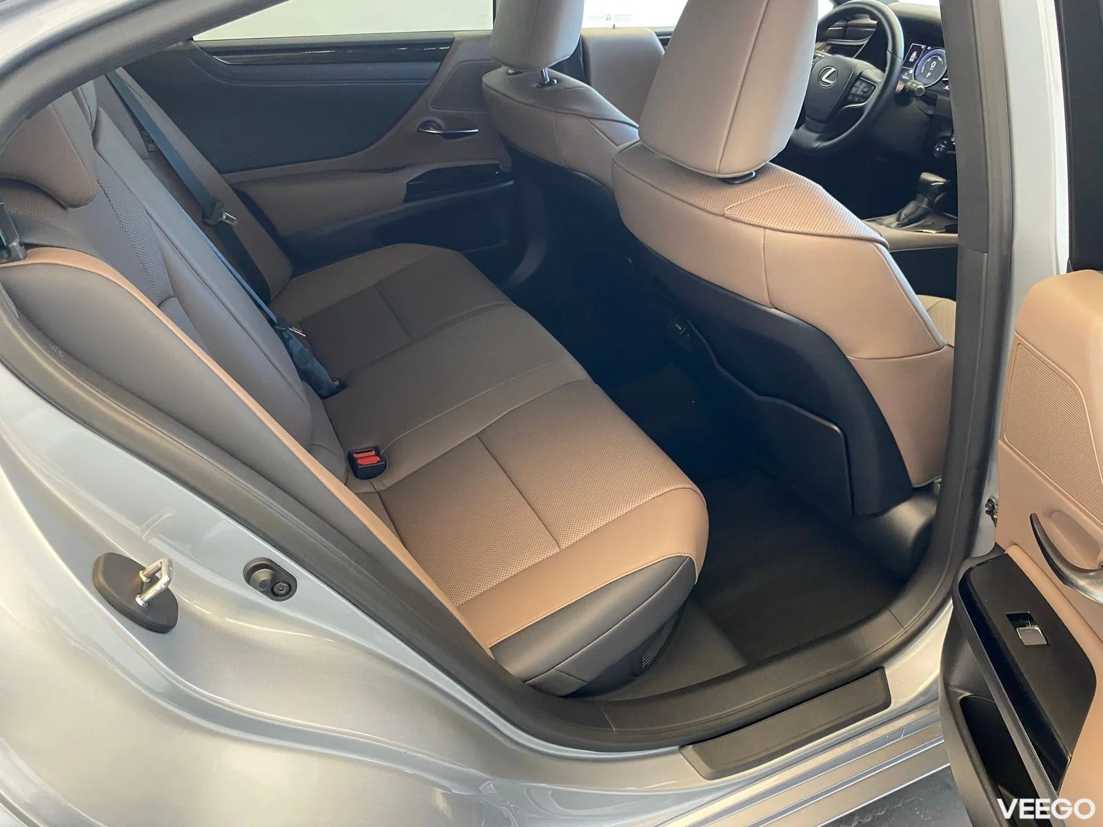 Lexus ES 300h - 131kW