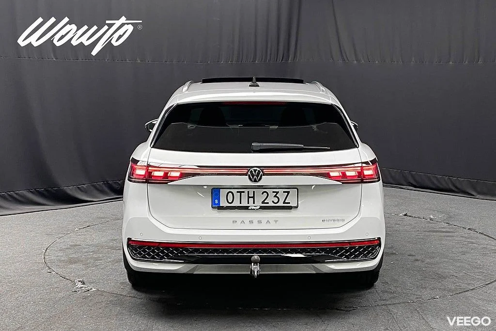 Volkswagen Passat eHybrid 1.5 TSI DSG 272HK R-Line/Pano/Moms 200kW