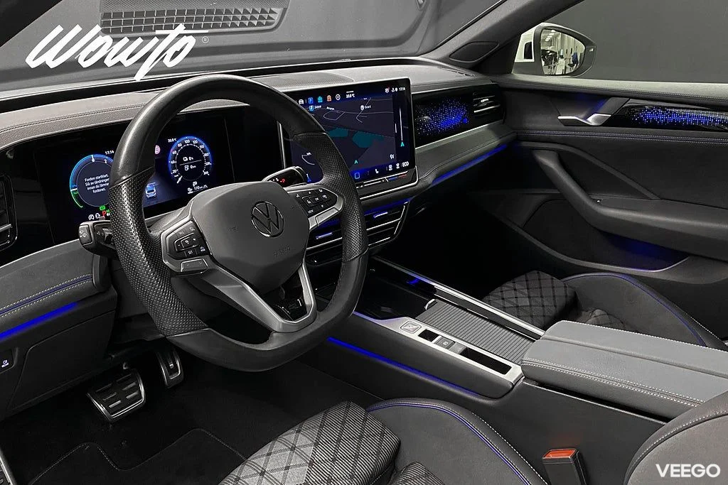 Volkswagen Passat eHybrid 1.5 TSI DSG 272HK R-Line/Pano/Moms 200kW