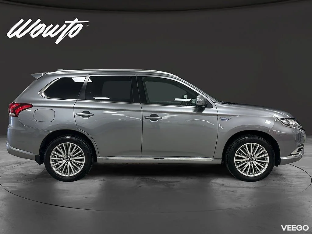Mitsubishi Outlander PHEV AWD Business X / Skinn / 360 99kW