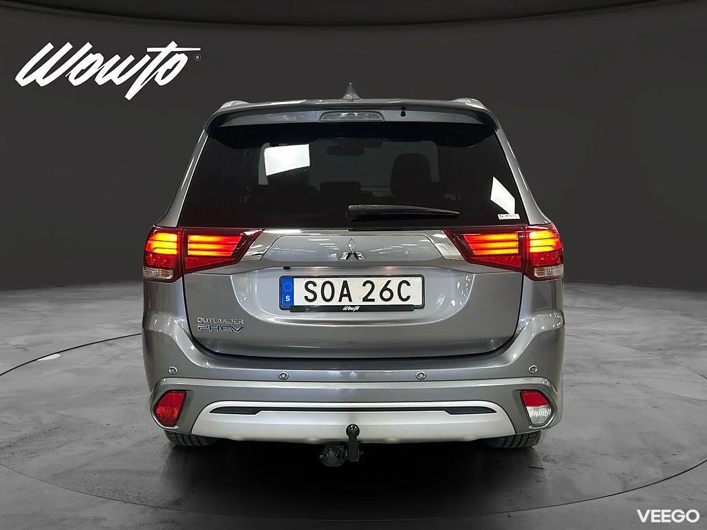 Mitsubishi Outlander PHEV AWD Business X / Skinn / 360 99kW