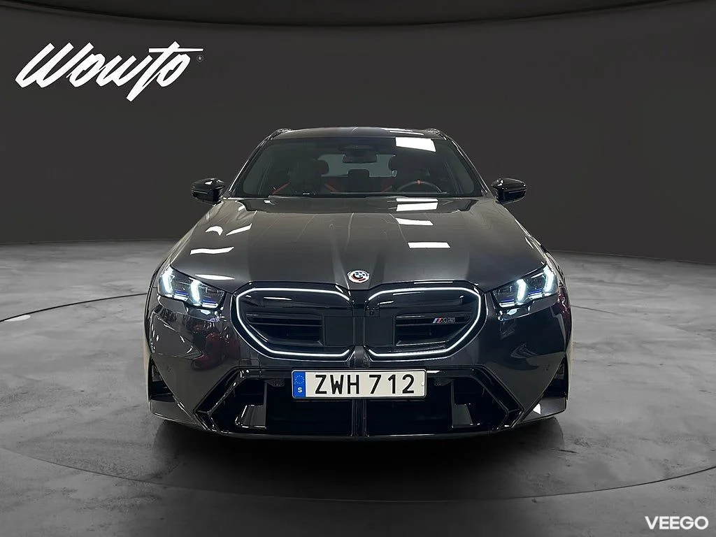 BMW M5 Touring xDrive Steptronic 727hk /Panorama / B&W /Moms 535kW