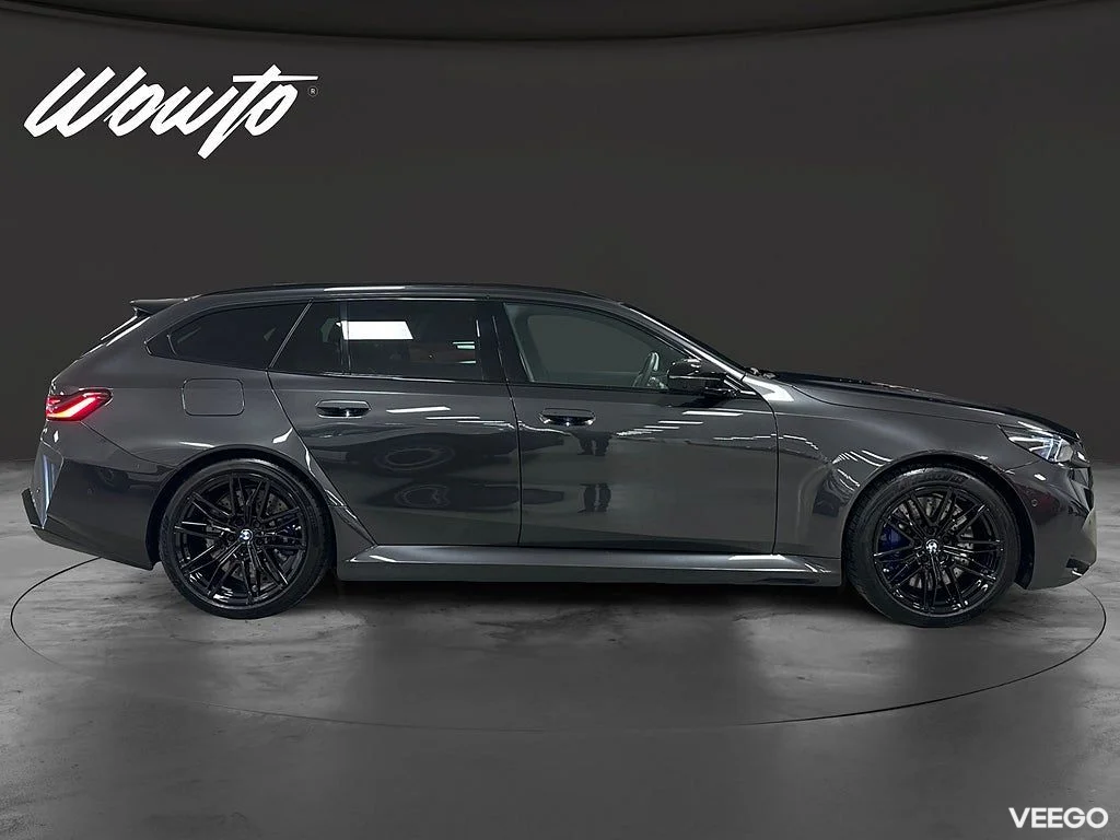 BMW M5 Touring xDrive Steptronic 727hk /Panorama / B&W /Moms 535kW