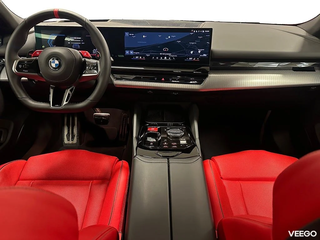BMW M5 Touring xDrive Steptronic 727hk /Panorama / B&W /Moms 535kW