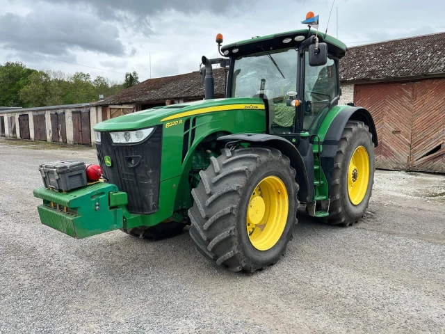 Image of John Deere 8320 261kW