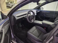 Tesla Model Y Premium Long Range Dual Motor AWD 378kW thumbnail