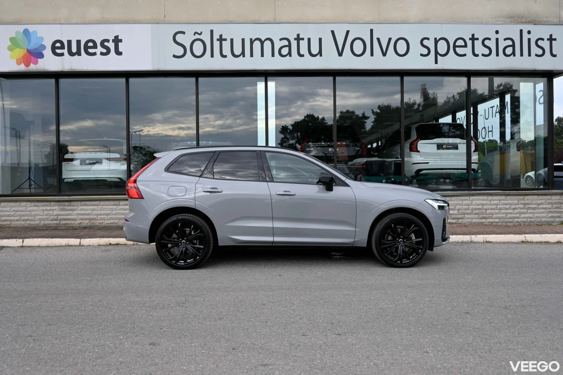 Volvo XC60 AWD T8 B&W ULTRA BLACK INTELLI FULL 2 335kW