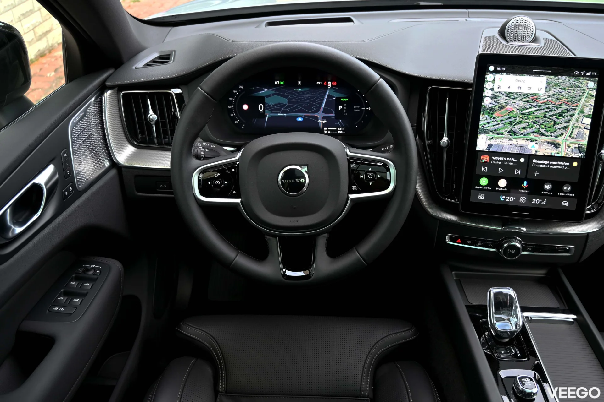 Volvo XC60 AWD T8 B&W ULTRA BLACK INTELLI FULL 2 335kW