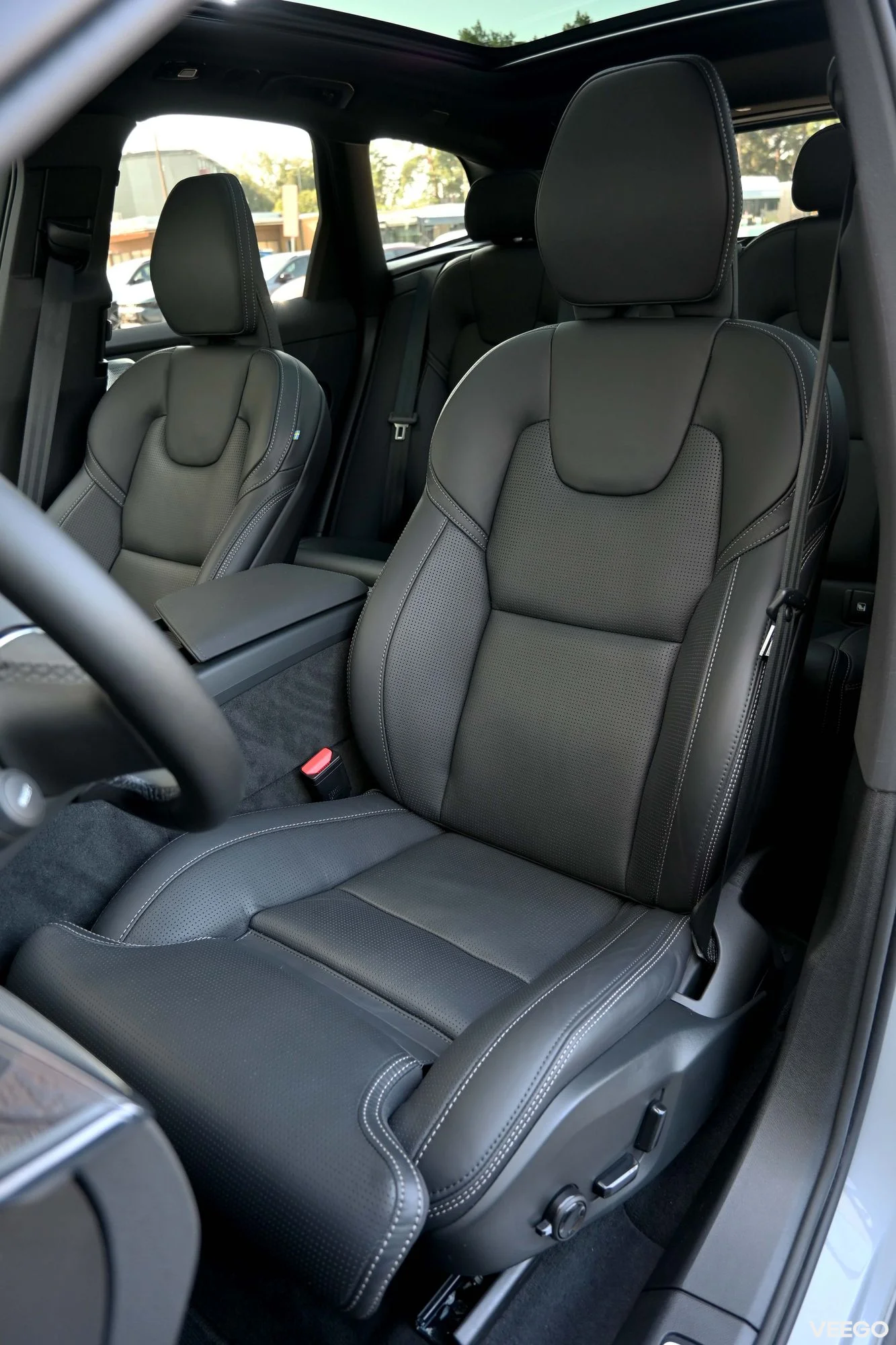 Volvo XC60 AWD T8 B&W ULTRA BLACK INTELLI FULL 2 335kW