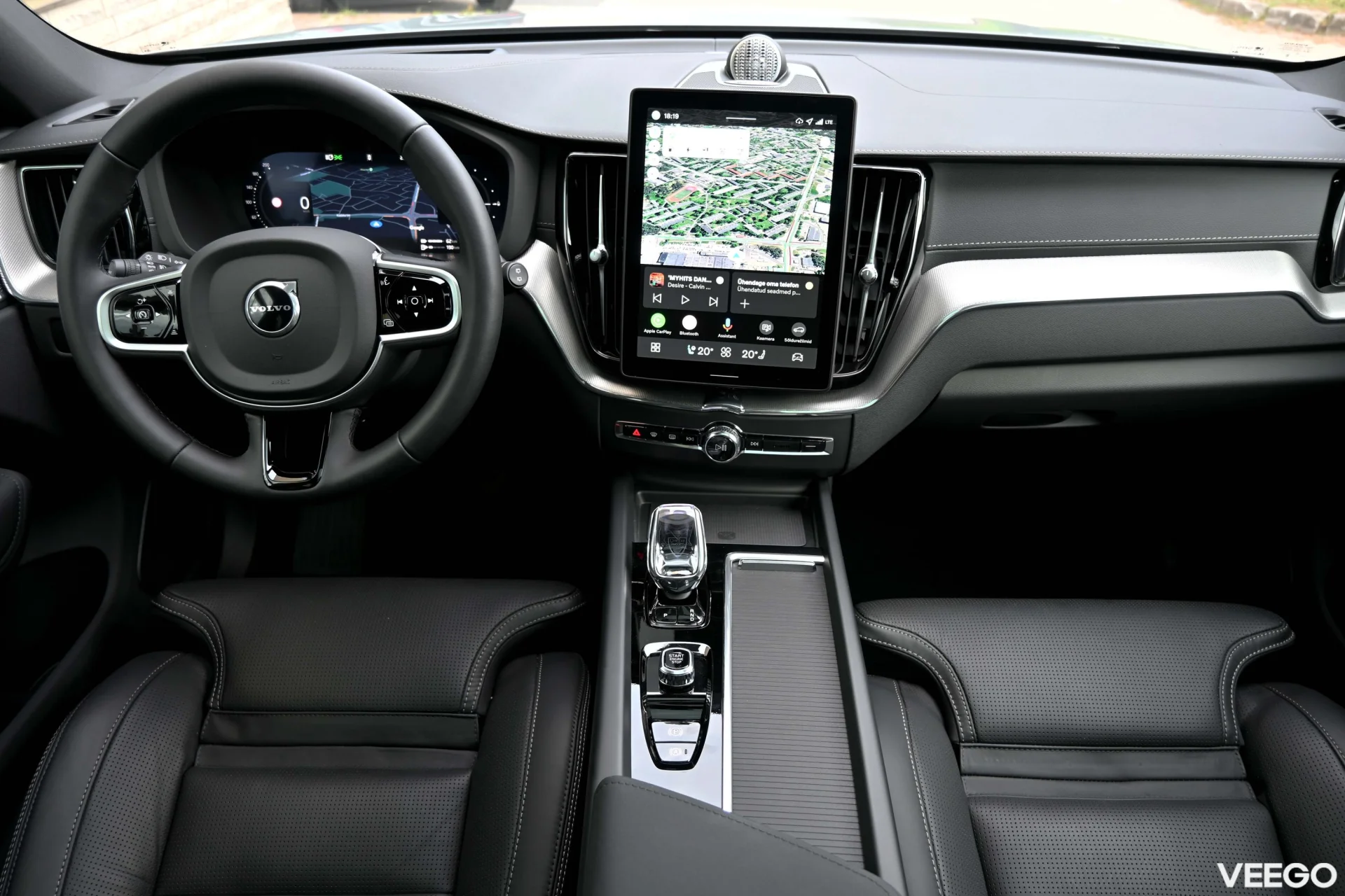 Volvo XC60 AWD T8 B&W ULTRA BLACK INTELLI FULL 2 335kW