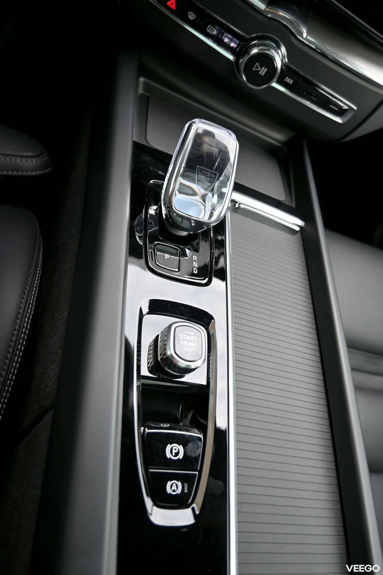 Volvo XC60 AWD T8 B&W ULTRA BLACK INTELLI FULL 2 335kW