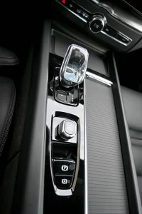 Volvo XC60 AWD T8 B&W ULTRA BLACK INTELLI FULL 2 335kW thumbnail