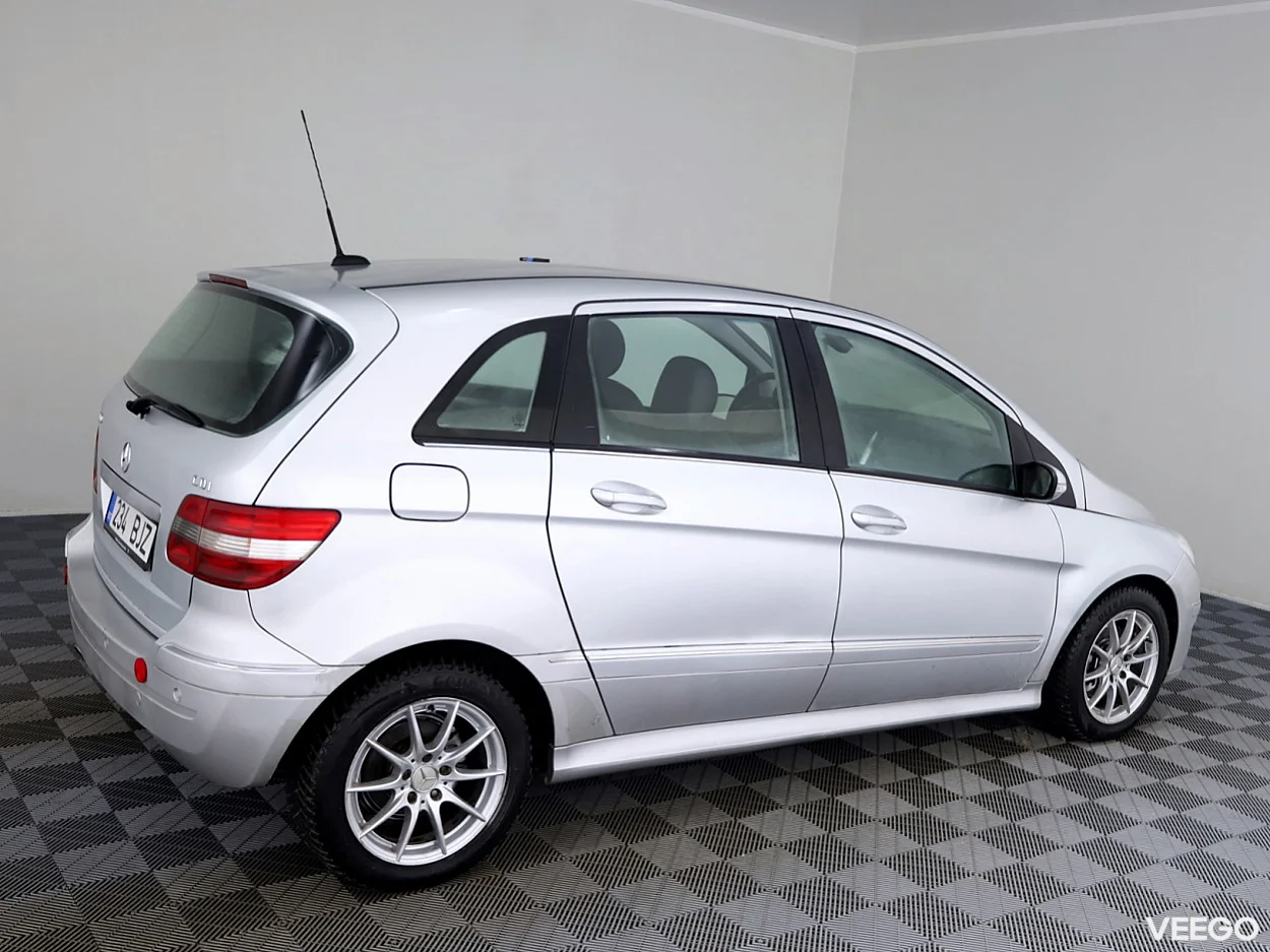 Mercedes-Benz B180 2.0 80kW