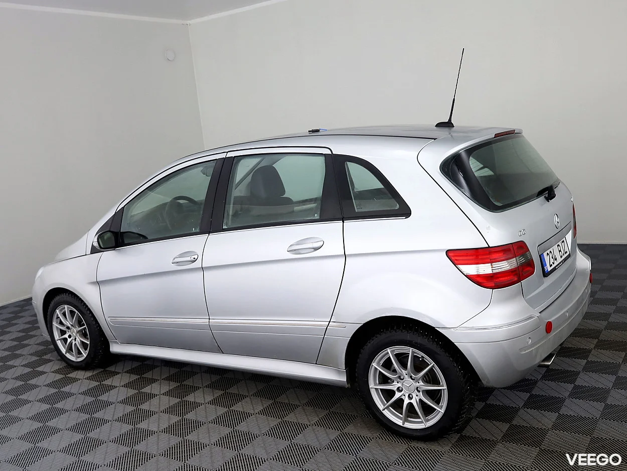 Mercedes-Benz B180 2.0 80kW