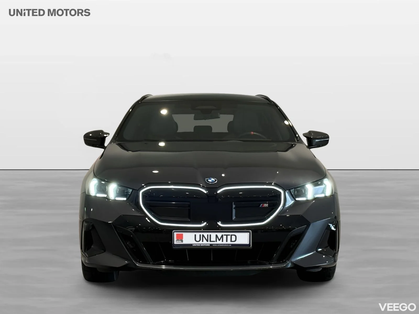 BMW i5 M60 xDrive Touring M Sport Pro Panorama Drag B&W 21" 0kW