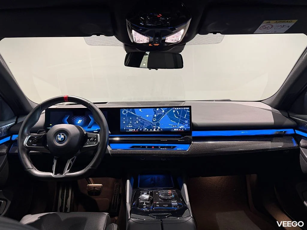 BMW i5 M60 xDrive Touring M Sport Pro Panorama Drag B&W 21" 0kW