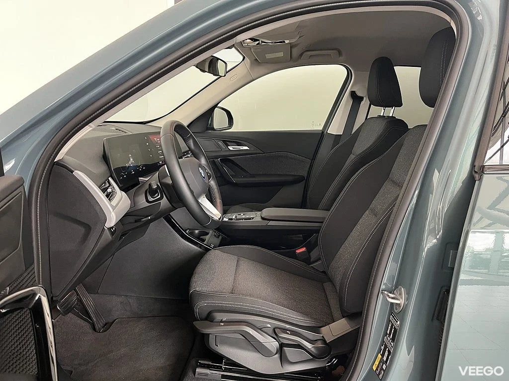 BMW iX1 eDrive20 Rattvärme Nav Dragkrok Park Assist 0kW