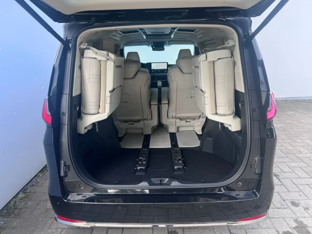 Image of Lexus LM350H 140kW