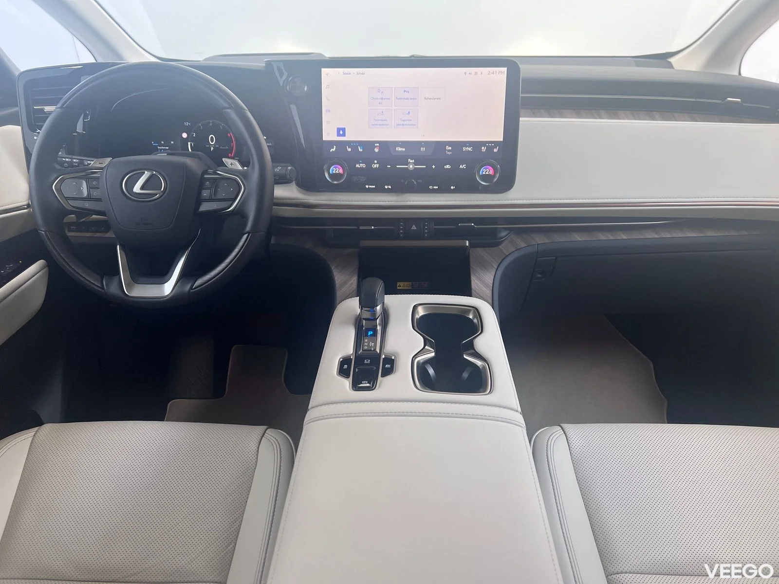 Lexus LM350H 140kW