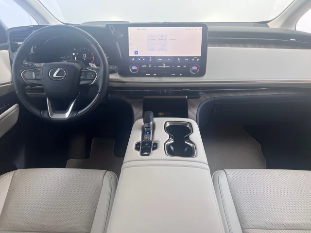 Image of Lexus LM350H 140kW