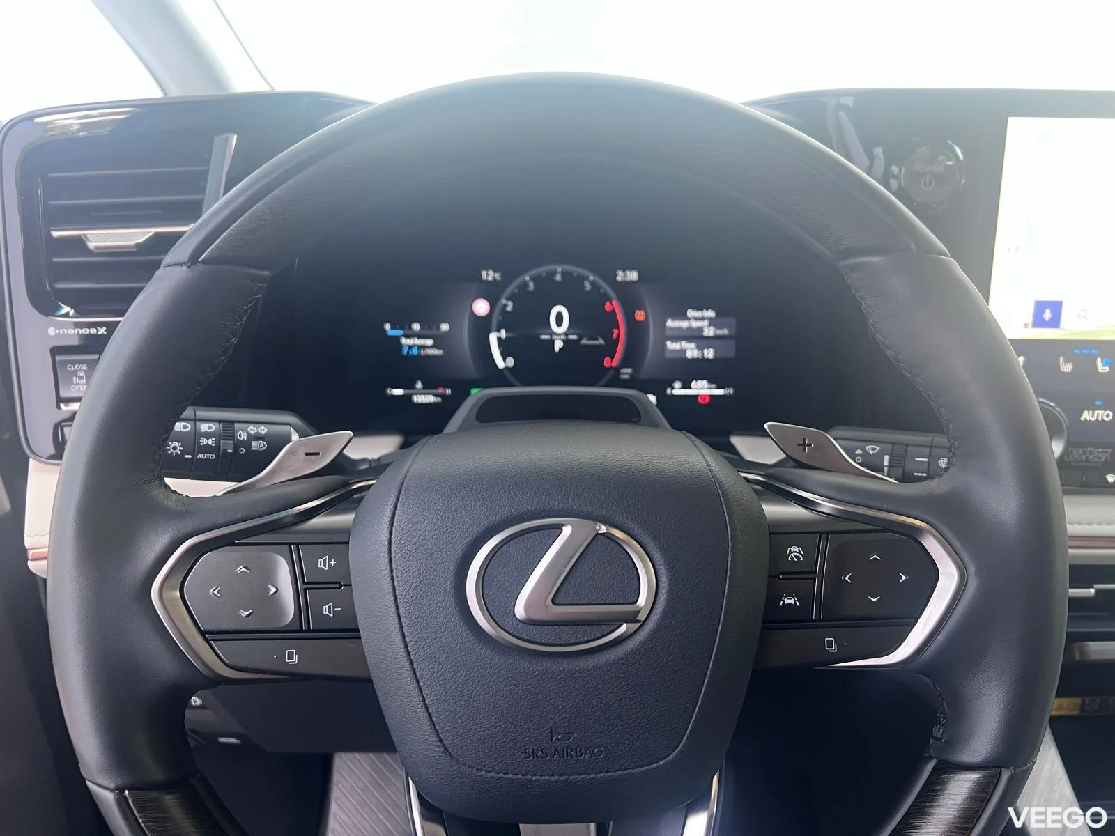 Lexus LM350H 140kW