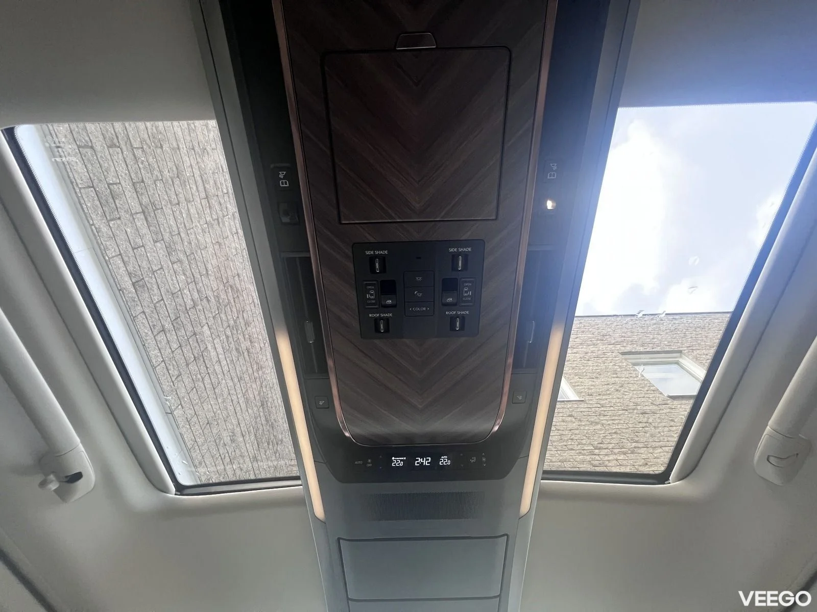 Lexus LM350H 140kW