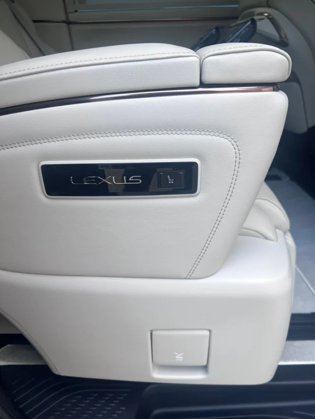 Image of Lexus LM350H 140kW