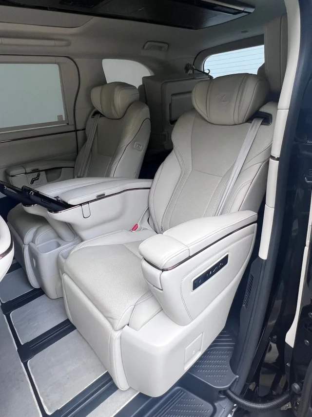 Image of Lexus LM350H 140kW