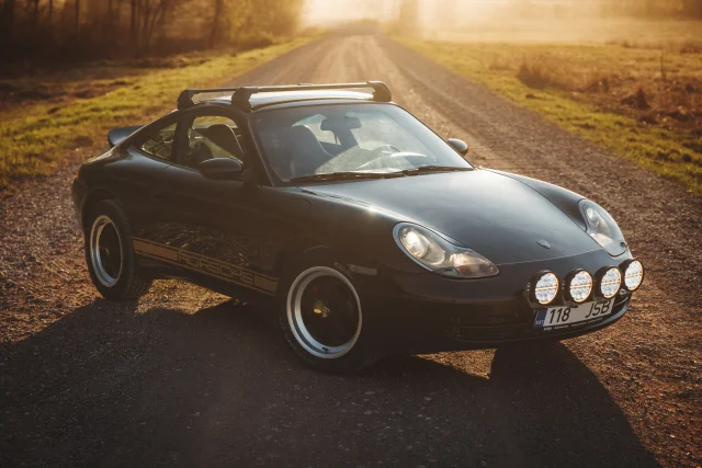 Image of Porsche 911 Carrera 4 3.4 221kW