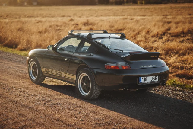 Image of Porsche 911 Carrera 4 3.4 221kW