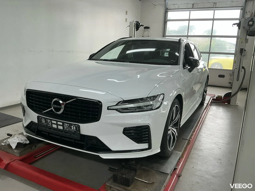 Volvo V60 T6 AWD R-DESIGN RECHARGE AWD 2.0 257kW