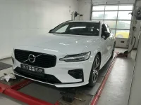 Volvo V60 T6 AWD R-DESIGN RECHARGE AWD 2.0 257kW thumbnail