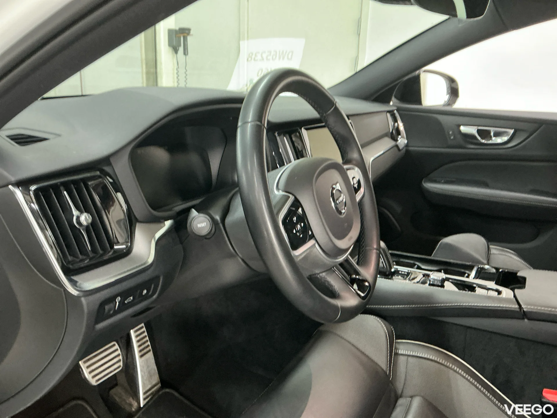Volvo V60 T6 AWD R-DESIGN RECHARGE AWD 2.0 257kW