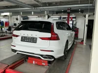 Volvo V60 T6 AWD R-DESIGN RECHARGE AWD 2.0 257kW thumbnail
