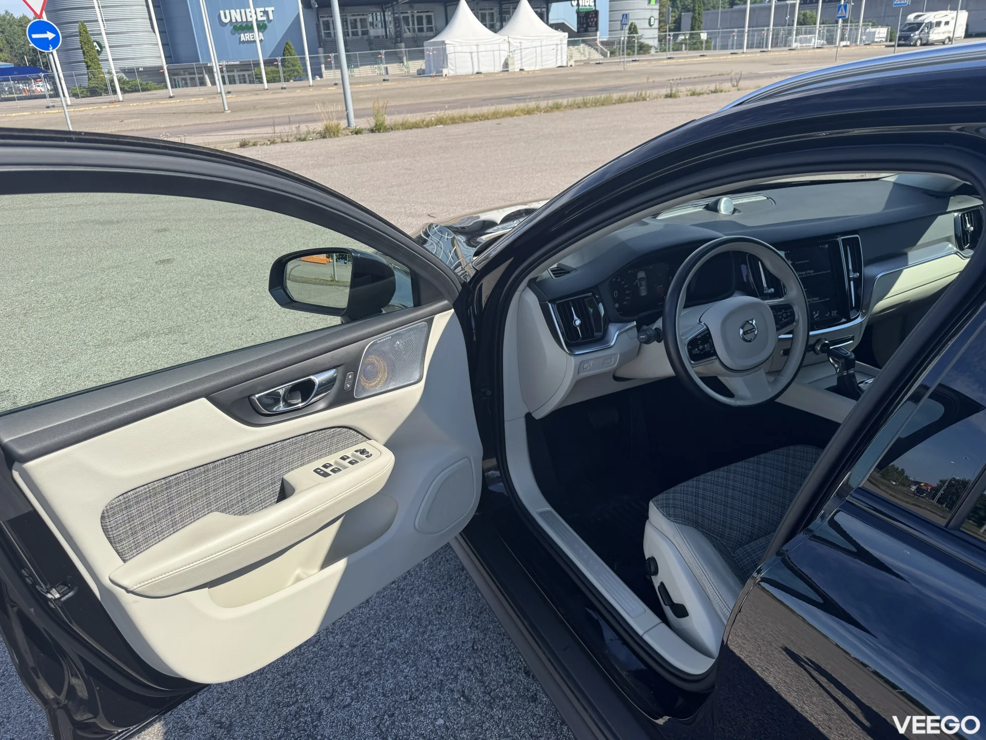 Volvo V60 Cross Country 2.0 147kW