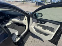 Volvo V60 Cross Country 2.0 147kW thumbnail