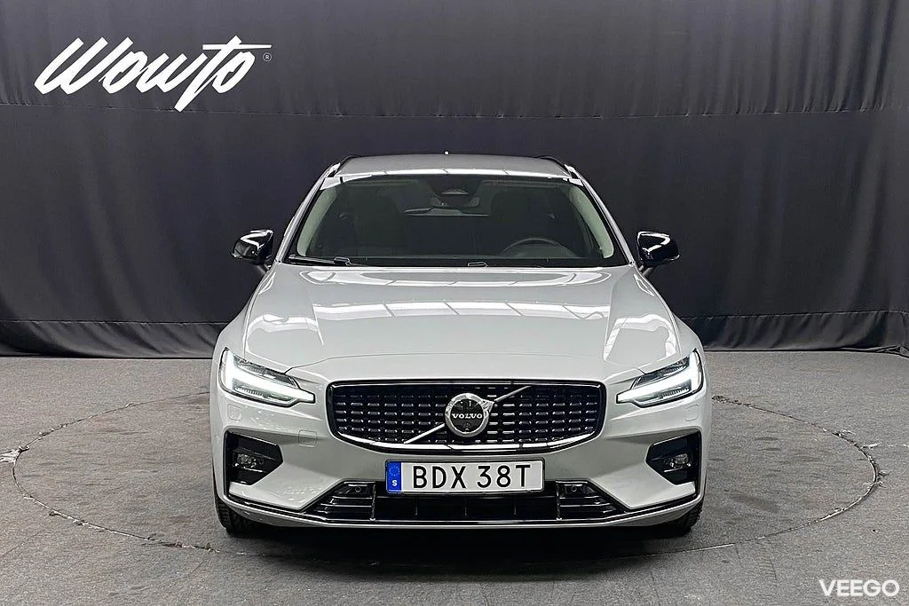 Volvo V60 B4 197HK Plus Dark /360 /H/K /Drag 145kW