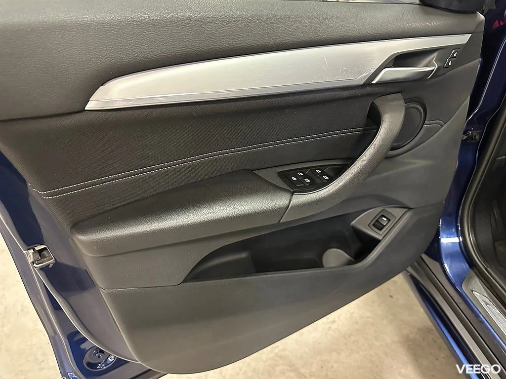 BMW X1 xDrive20i Automat Sport Line / Dragkrok / 1 Ägare 141kW