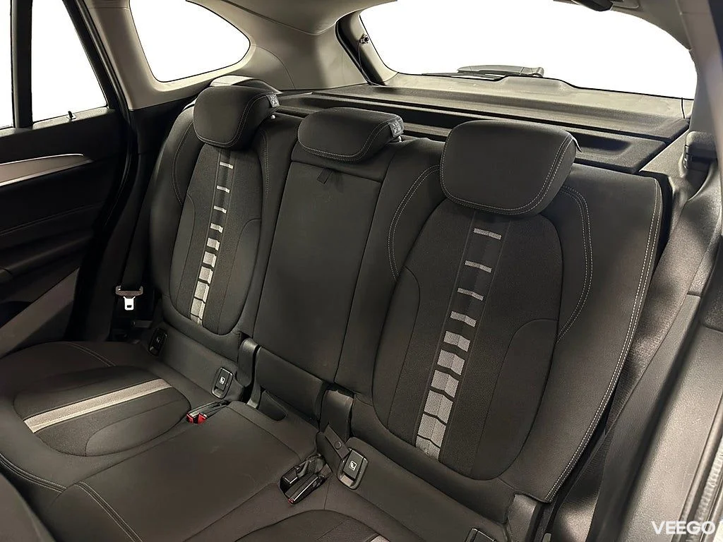 BMW X1 xDrive20i Automat Sport Line / Dragkrok / 1 Ägare 141kW