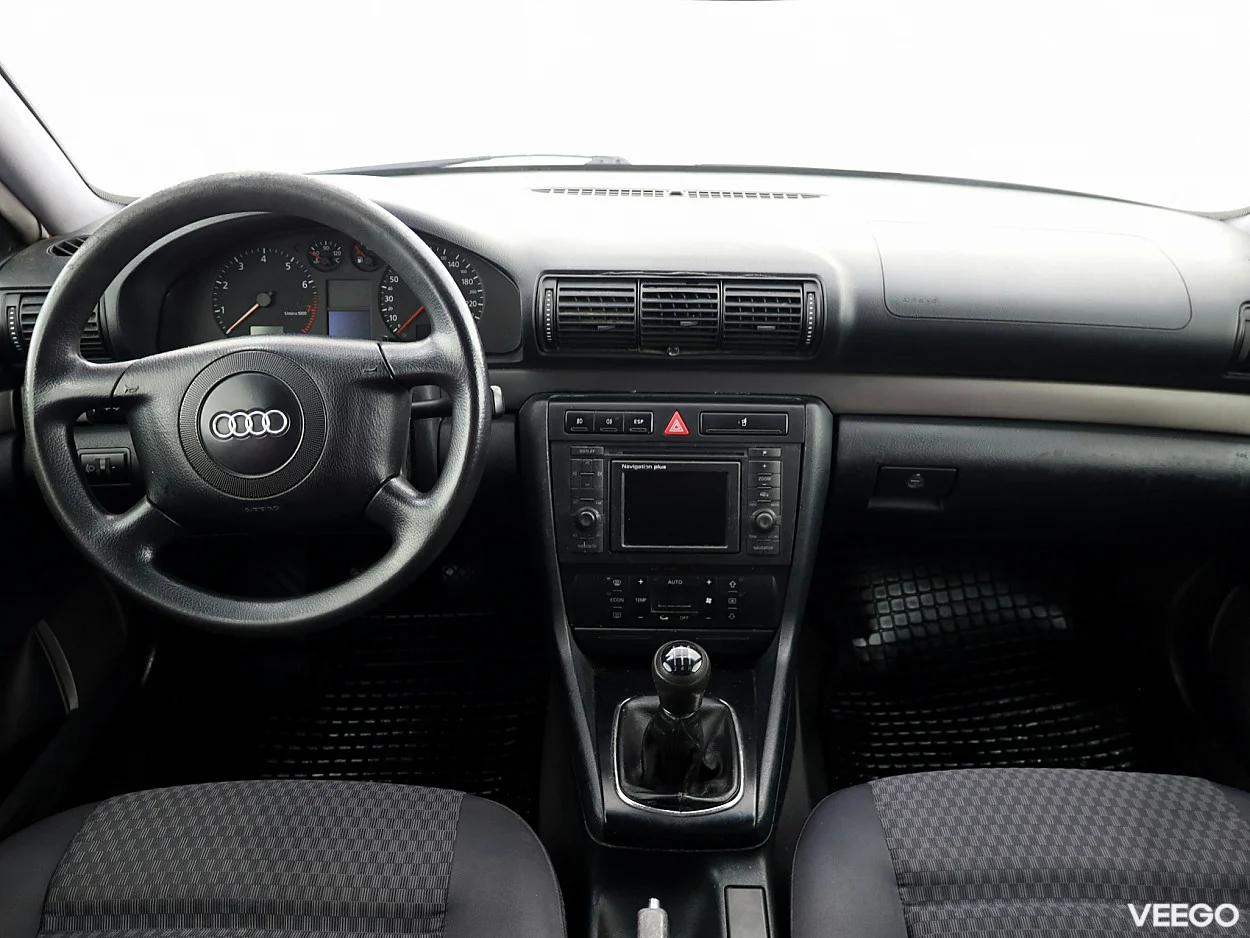 Audi A4 1.6 74kW