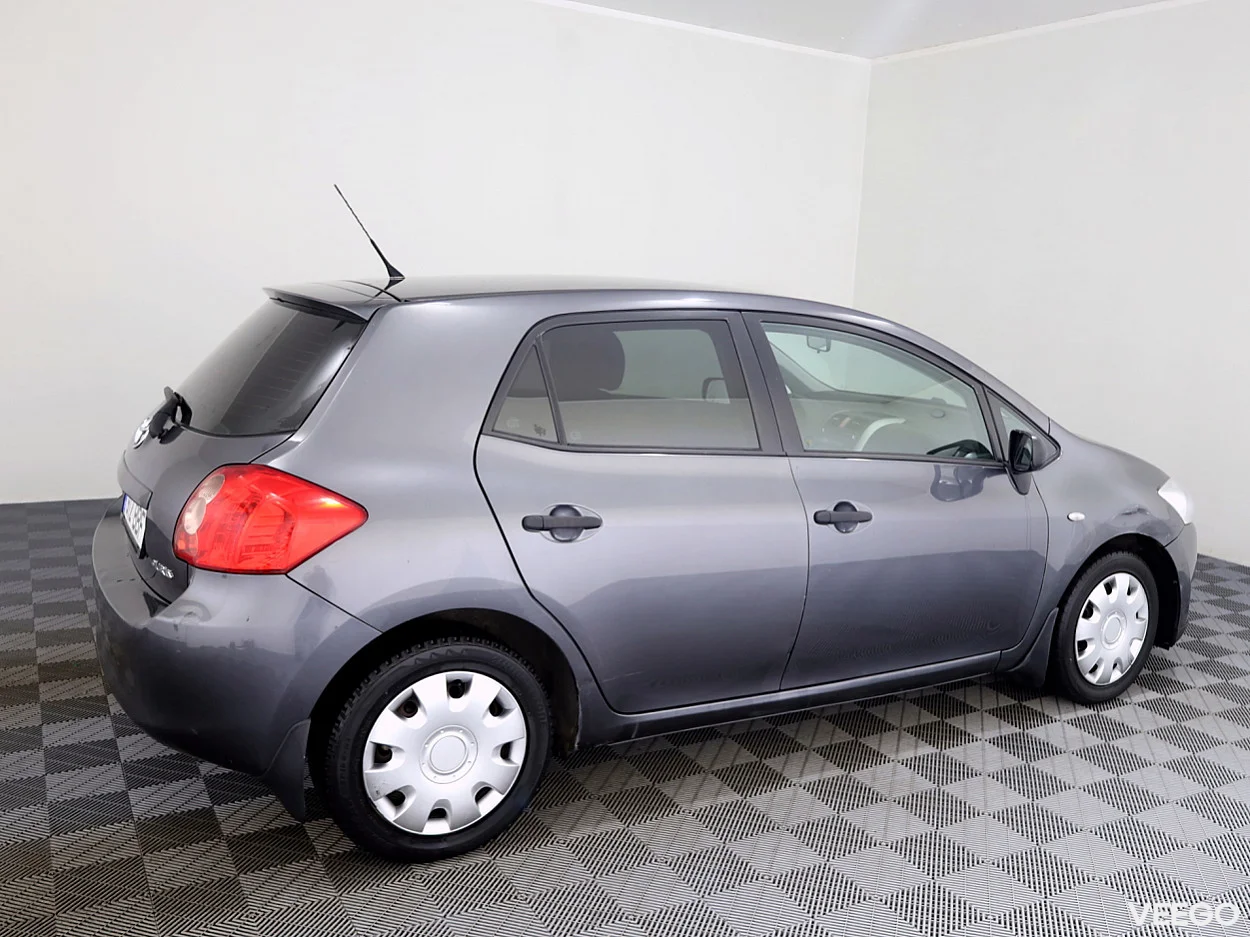 Toyota Auris 1.4 71kW