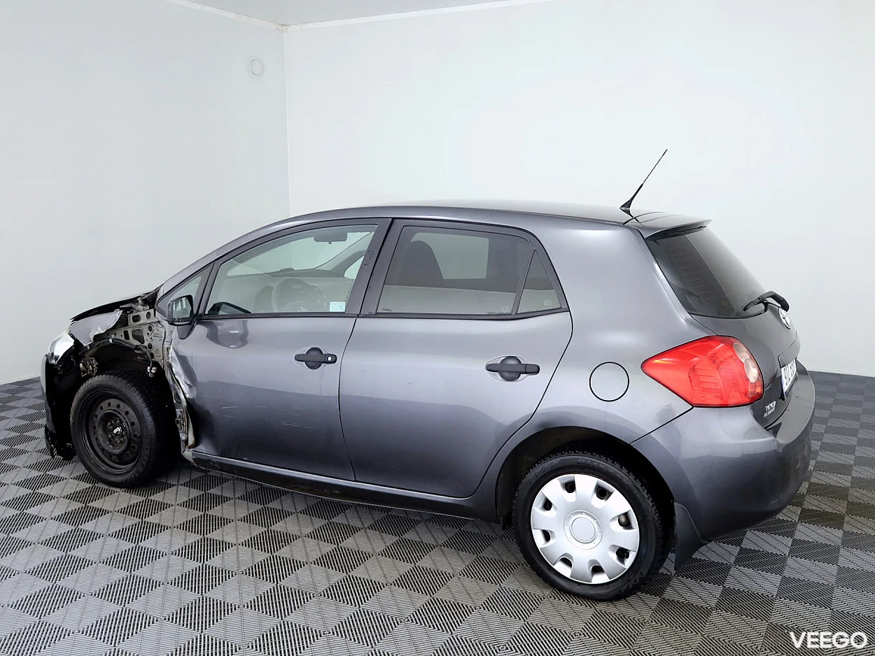 Toyota Auris 1.4 71kW